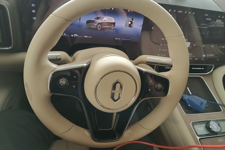 Used Hima AITO M9 2024 Range-Extended Ultra Version 42 kWh 6-Seater Model Steering Wheel