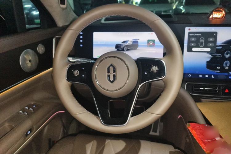 Used Hima AITO M9 2024 Range-Extended Ultra Version 42 kWh 6-Seater Model Steering Wheel