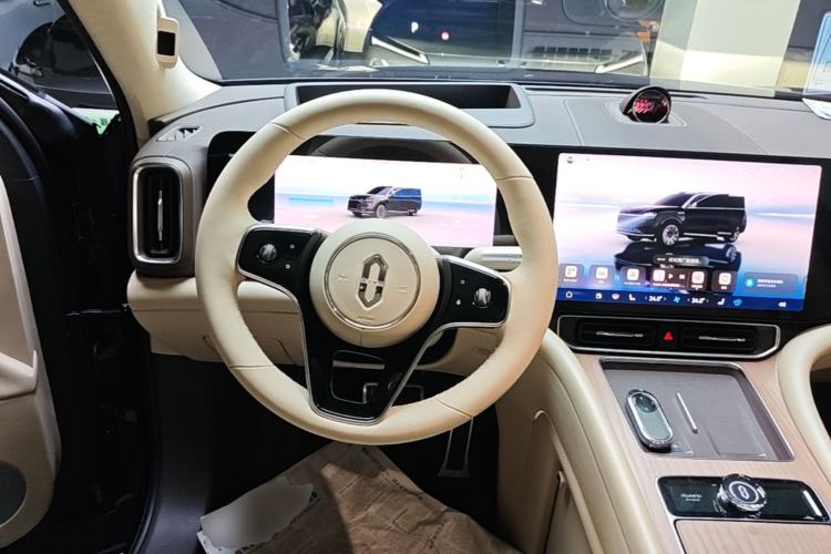 Used Hima AITO M9 2024 Range-Extended Max Edition 52 kWh 6-Seater Version Steering Wheel