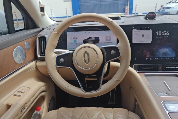 Used Hima AITO M9 2024 Range-Extended Ultra Version 42 kWh 6-Seater Model Steering Wheel