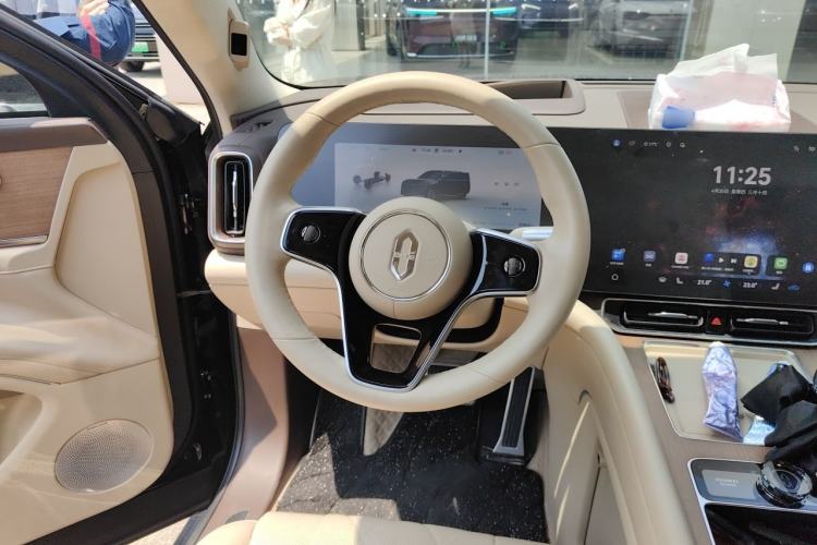 Used Hima AITO M9 2024 Range-Extended Max Edition 42 kWh 6-Seater Version Steering Wheel
