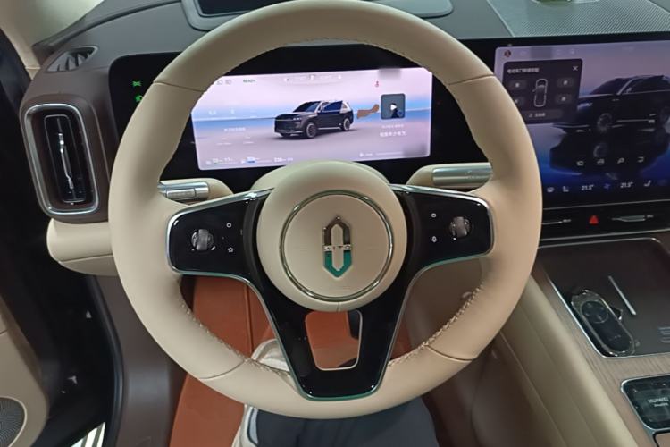 Used Hima AITO M9 2024 Range-Extended Ultra Version 42 kWh 6-Seater Model Steering Wheel