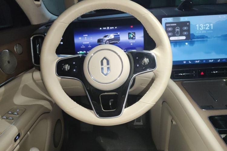 Used Hima AITO M9 2024 Range-Extended Ultra Version 42 kWh 6-Seater Model Steering Wheel