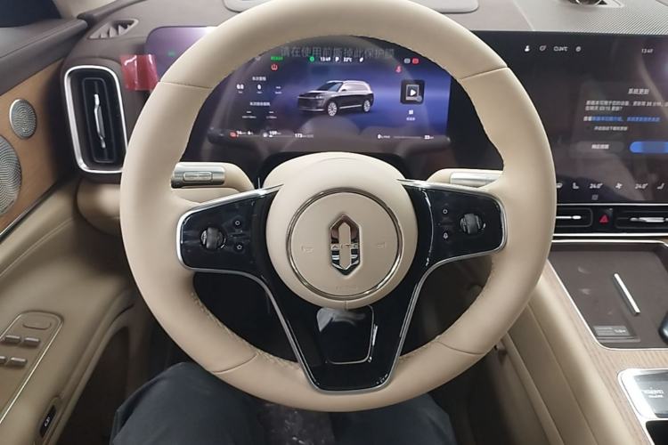 Used Hima AITO M9 2024 Range-Extended Ultra Version 42 kWh 6-Seater Model Steering Wheel