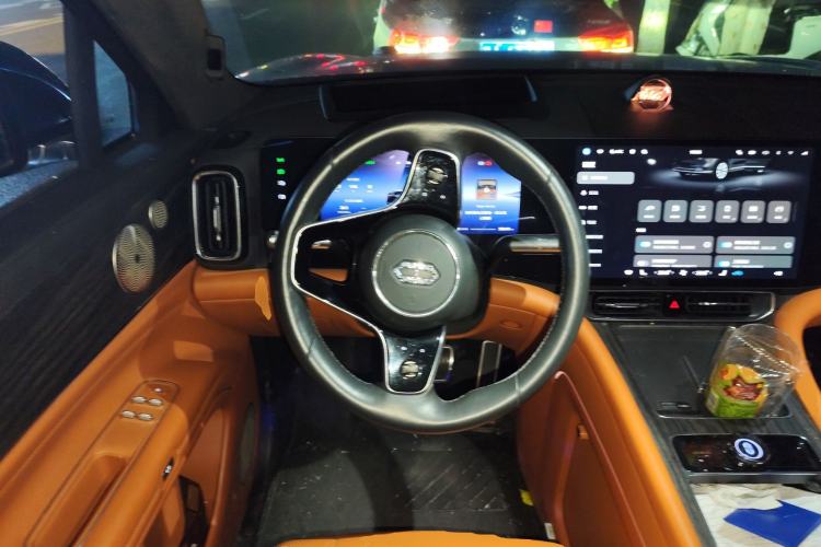 Used Hima AITO M9 2024 Range-Extended Ultra Version 52 kWh 6-Seater Model Steering Wheel