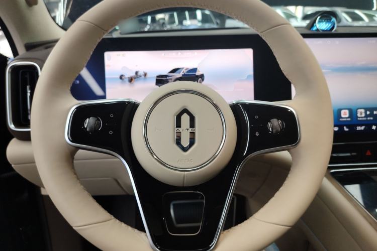 Used Hima AITO M9 2024 Range-Extended Ultra Version 42 kWh 6-Seater Model Steering Wheel