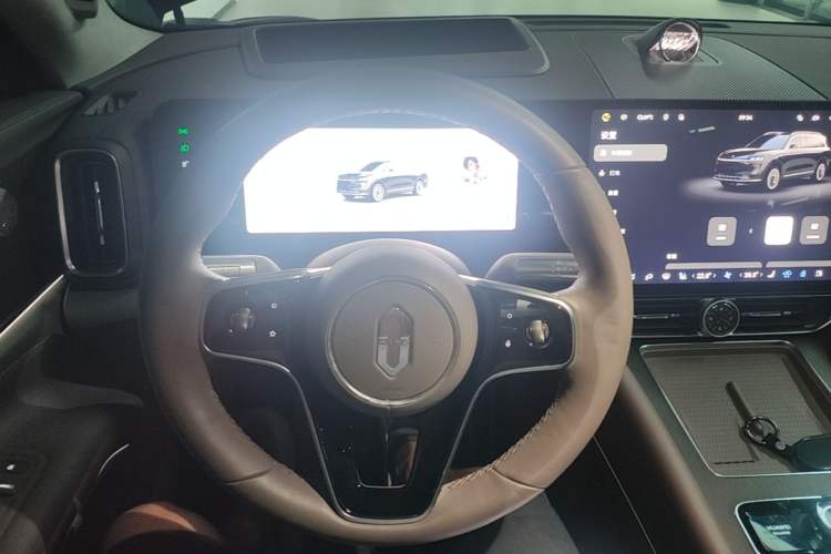 Used Hima AITO M9 2024 Range-Extended Ultra Version 52 kWh 5-Seater Model Steering Wheel