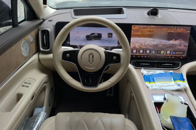 Used Hima AITO M9 2024 Range-Extended Ultra Version 42 kWh 6-Seater Model Steering Wheel