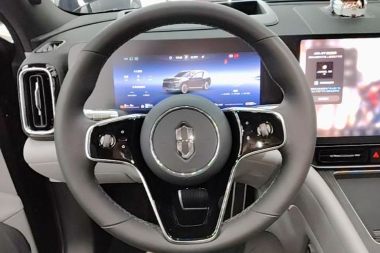 Used Hima AITO M9 2024 Range-Extended Ultra Version 42 kWh 6-Seater Model Steering Wheel