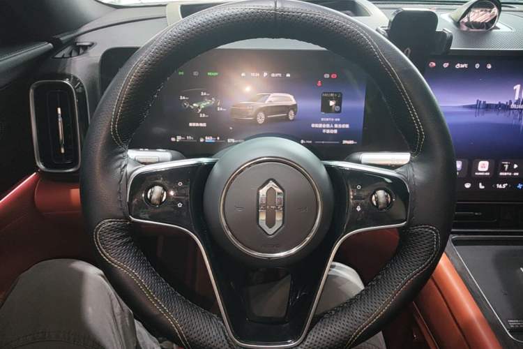 Used Hima AITO M9 2024 Range-Extended Ultra Version 52 kWh 6-Seater Model Steering Wheel