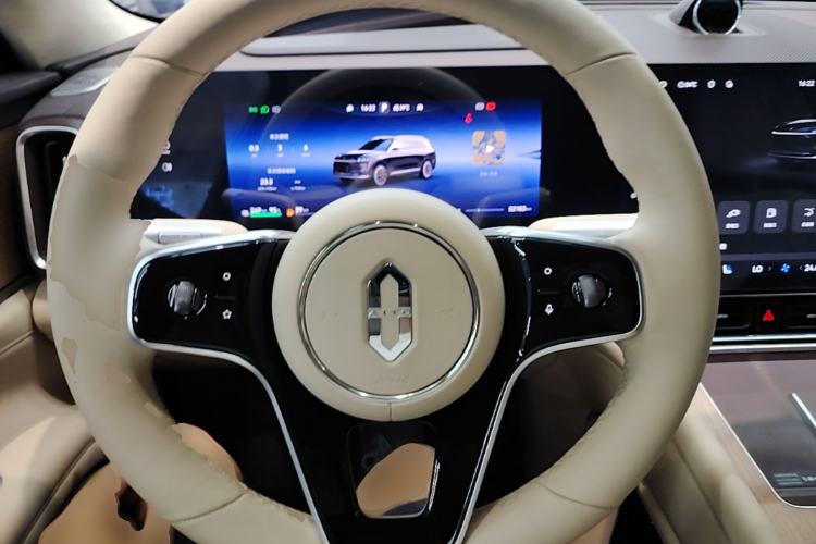 Used Hima AITO M9 2024 Range-Extended Ultra Version 52 kWh 6-Seater Model Steering Wheel