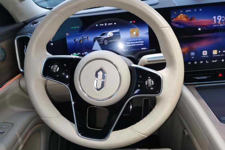 Used Hima AITO M9 2024 Range-Extended Ultra Version 52 kWh 5-Seater Model Steering Wheel