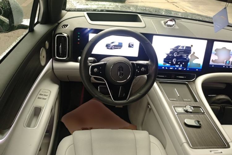 Used Hima AITO M9 2024 Range-Extended Ultra Version 42 kWh 6-Seater Model Steering Wheel