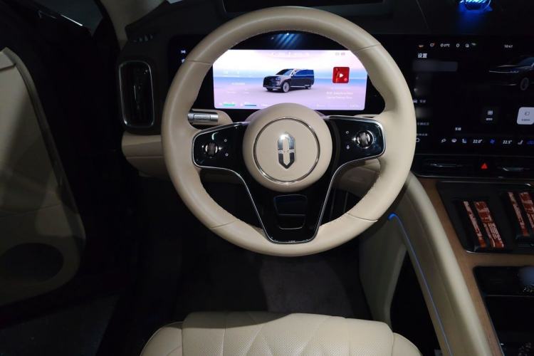 Used Hima AITO M9 2024 Range-Extended Ultra Version 52 kWh 5-Seater Model Steering Wheel