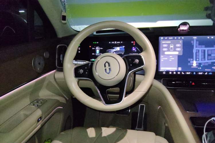 Used Hima AITO M9 2024 Range-Extended Ultra Version 42 kWh 6-Seater Model Steering Wheel