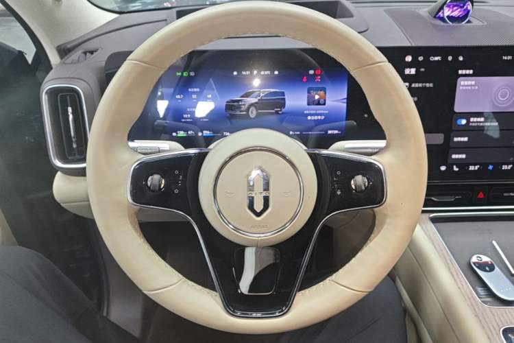 Used Hima AITO M9 2024 Range-Extended Ultra Version 52 kWh 6-Seater Model Steering Wheel