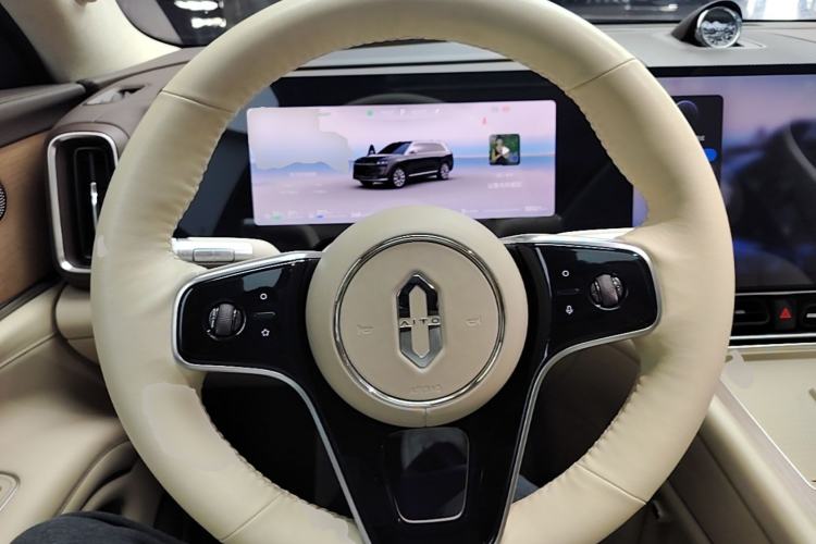Used Hima AITO M9 2024 Range-Extended Ultra Version 42 kWh 6-Seater Model Steering Wheel