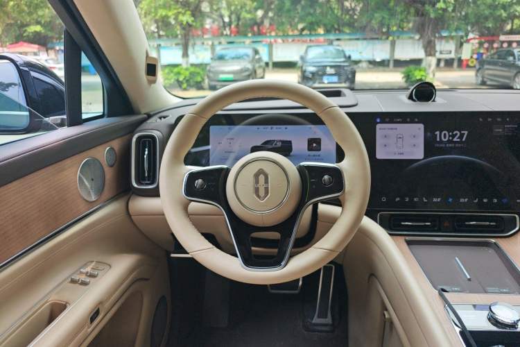 Used Hima AITO M9 2024 Range-Extended Ultra Version 42 kWh 6-Seater Model Steering Wheel