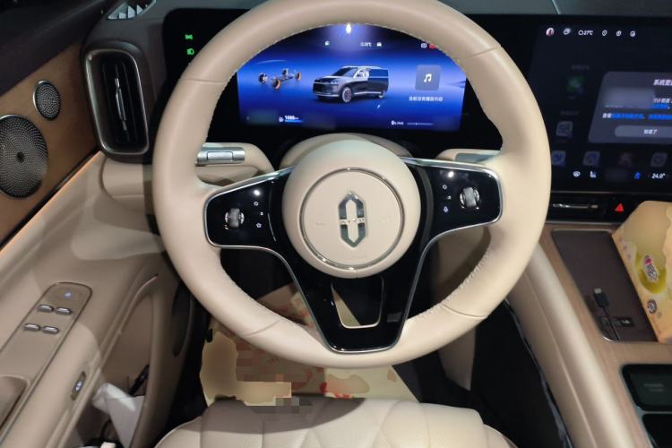 Used Hima AITO M9 2024 Range-Extended Ultra Version 42 kWh 6-Seater Model Steering Wheel