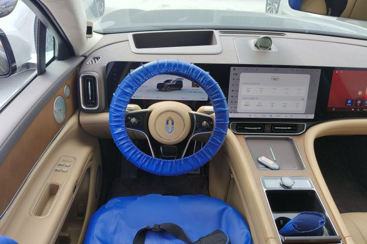 Used Hima AITO M9 2024 Range-Extended Ultra Version 52 kWh 5-Seater Model Steering Wheel
