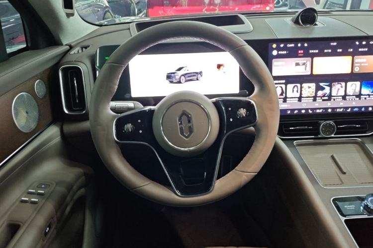 Used Hima AITO M9 2024 Range-Extended Ultra Version 52 kWh 5-Seater Model Steering Wheel