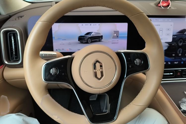 Used Hima AITO M9 2024 Range-Extended Ultra Version 52 kWh 5-Seater Model Steering Wheel