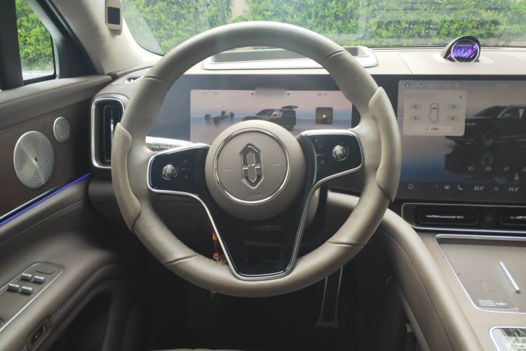Used Hima AITO M9 2024 Range-Extended Ultra Version 52 kWh 5-Seater Model Steering Wheel