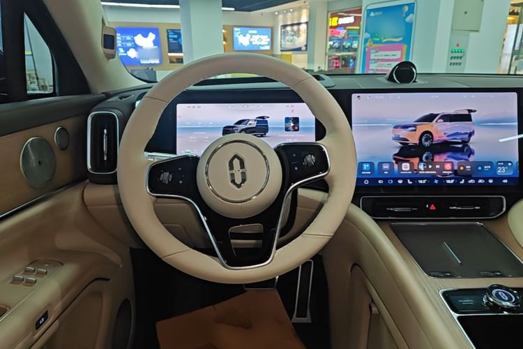 Used Hima AITO M9 2024 Range-Extended Ultra Version 52 kWh 6-Seater Model Steering Wheel