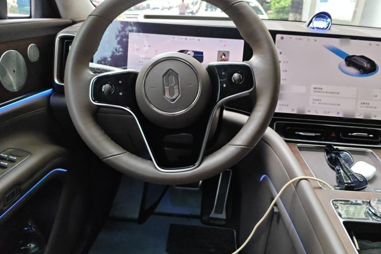 Used Hima AITO M9 2024 Range-Extended Ultra Version 52 kWh 6-Seater Model Steering Wheel