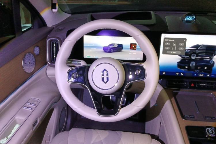 Used Hima AITO M9 2024 Range-Extended Ultra Version 42 kWh 6-Seater Model Steering Wheel