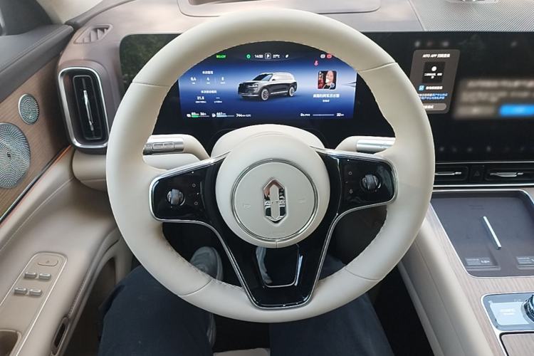 Used Hima AITO M9 2024 Range-Extended Ultra Version 42 kWh 6-Seater Model Steering Wheel