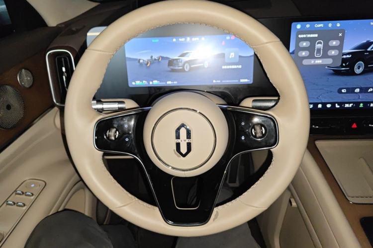 Used Hima AITO M9 2024 Range-Extended Ultra Version 42 kWh 6-Seater Model Steering Wheel