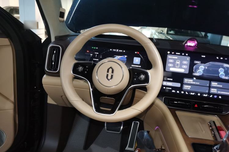 Used Hima AITO M9 2024 Range-Extended Ultra Version 52 kWh 5-Seater Model Steering Wheel