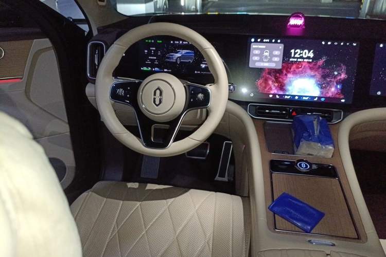 Used Hima AITO M9 2024 Range-Extended Ultra Version 52 kWh 6-Seater Model Steering Wheel