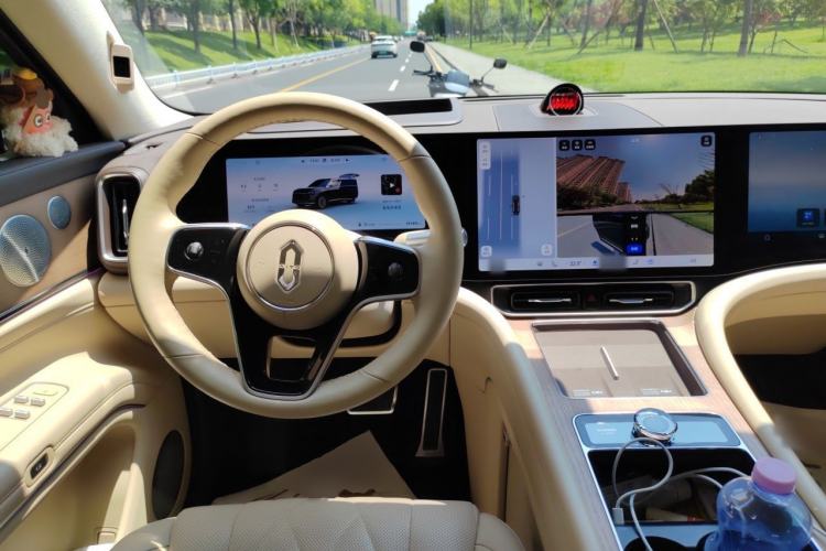 Used Hima AITO M9 2024 Range-Extended Max Edition 42 kWh 5-Seater Version Steering Wheel