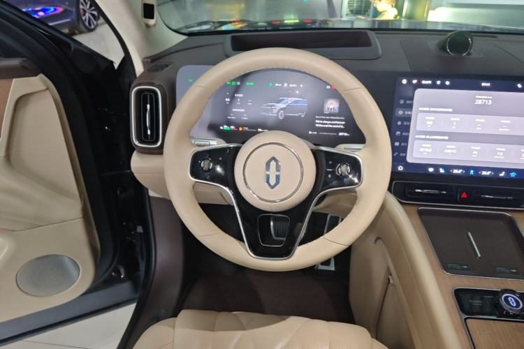 Used Hima AITO M9 2024 Range-Extended Ultra Version 42 kWh 6-Seater Model Steering Wheel