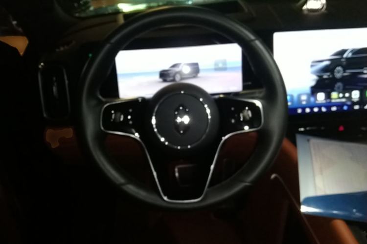 Used Hima AITO M9 2024 Range-Extended Ultra Version 52 kWh 6-Seater Model Steering Wheel