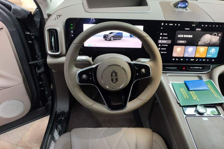 Used Hima AITO M9 2024 Range-Extended Ultra Version 42 kWh 6-Seater Model Steering Wheel