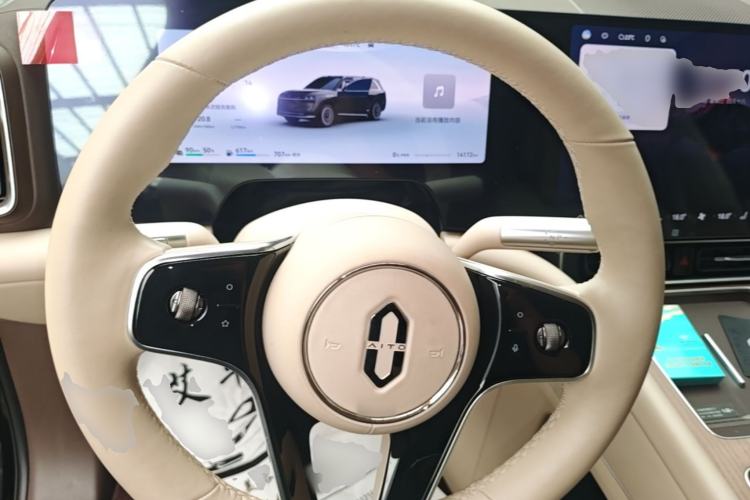 Used Hima AITO M9 2024 Range-Extended Ultra Version 42 kWh 6-Seater Model Steering Wheel