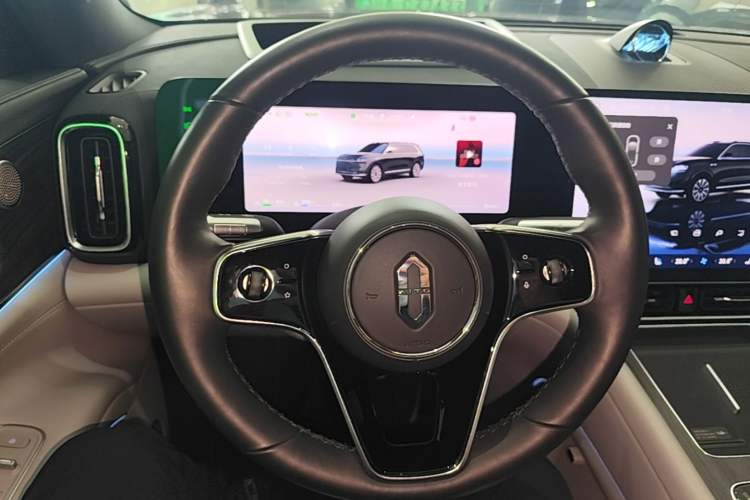 Used Hima AITO M9 2024 Range-Extended Ultra Version 42 kWh 6-Seater Model Steering Wheel