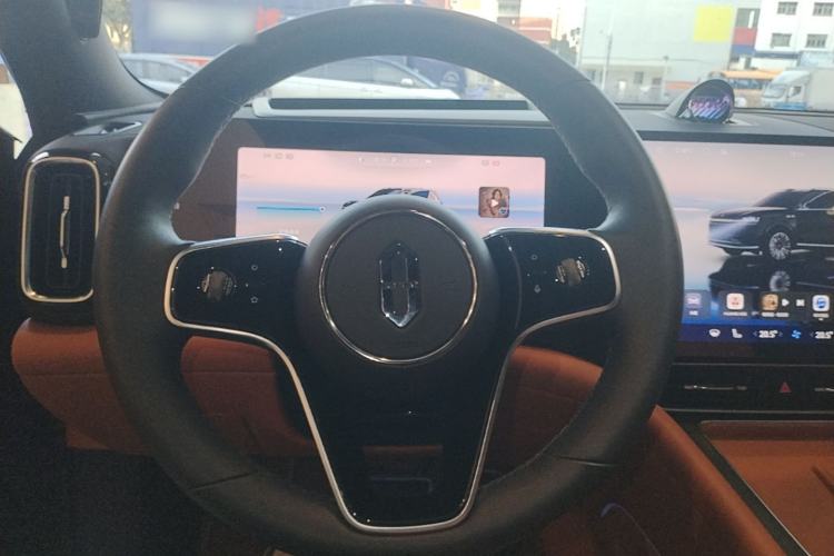 Used Hima AITO M9 2024 Range-Extended Ultra Version 42 kWh 6-Seater Model Steering Wheel