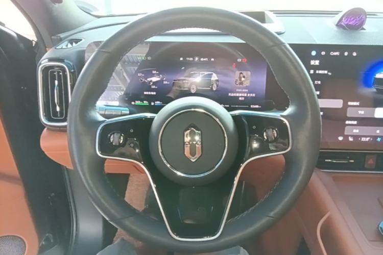 Used Hima AITO M9 2024 Range-Extended Ultra Version 52 kWh 6-Seater Model Steering Wheel