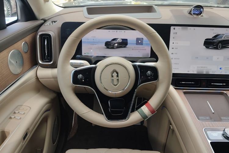 Used Hima AITO M9 2024 Range-Extended Ultra Version 42 kWh 6-Seater Model Steering Wheel