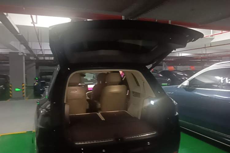 Used Hima AITO M9 2024 All-Electric Max Version 100 kWh 6-Seater Trunk