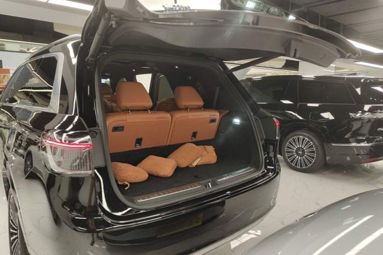 Used Hima AITO M9 2024 Range-Extended Ultra Version 42 kWh 6-Seater Model Trunk