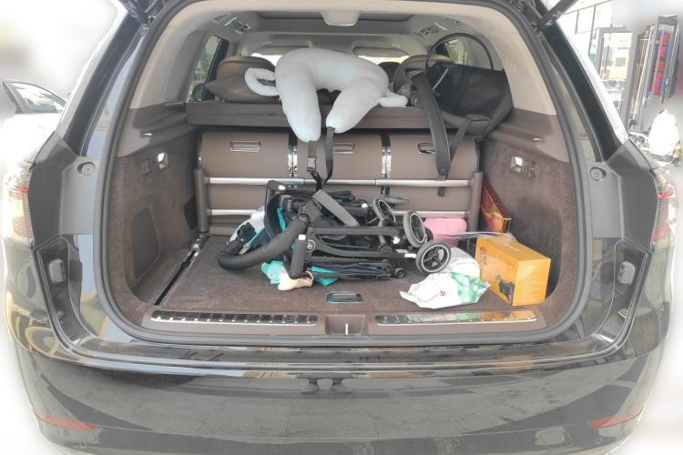 Used Hima AITO M9 2024 Range-Extended Ultra Version 52 kWh 5-Seater Model Trunk