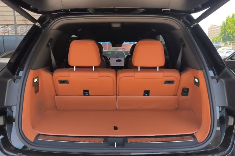 Used Hima AITO M9 2024 Range-Extended Ultra Version 52 kWh 6-Seater Model Trunk