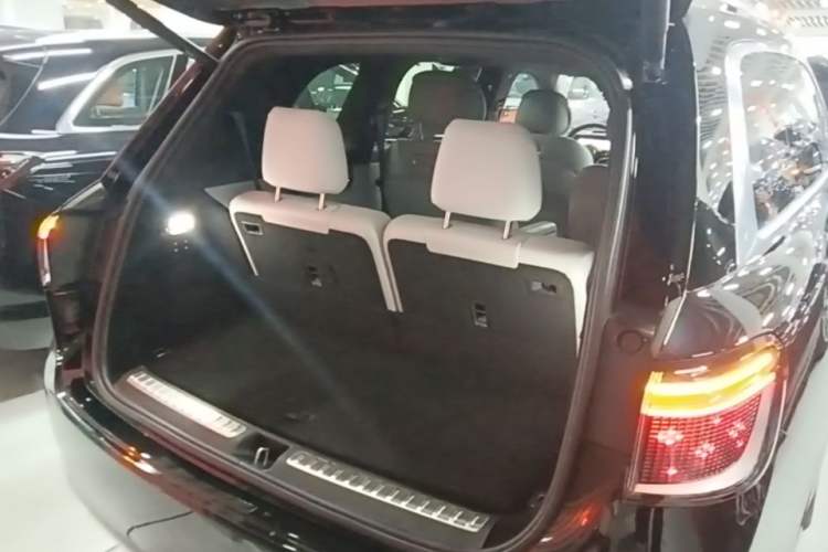 Used Hima AITO M9 2024 Range-Extended Ultra Version 52 kWh 6-Seater Model Trunk