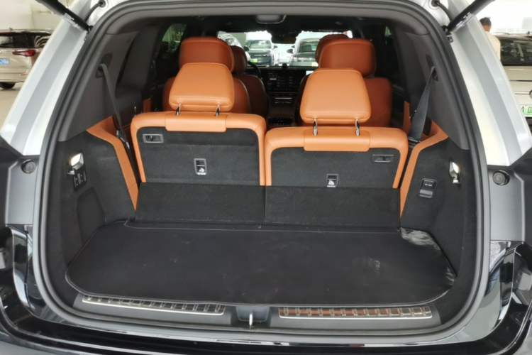 Used Hima AITO M9 2024 Range-Extended Ultra Version 42 kWh 6-Seater Model Trunk