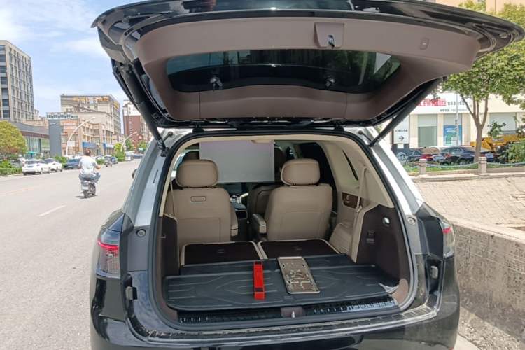 Used Hima AITO M9 2024 Range-Extended Ultra Version 52 kWh 6-Seater Model Trunk